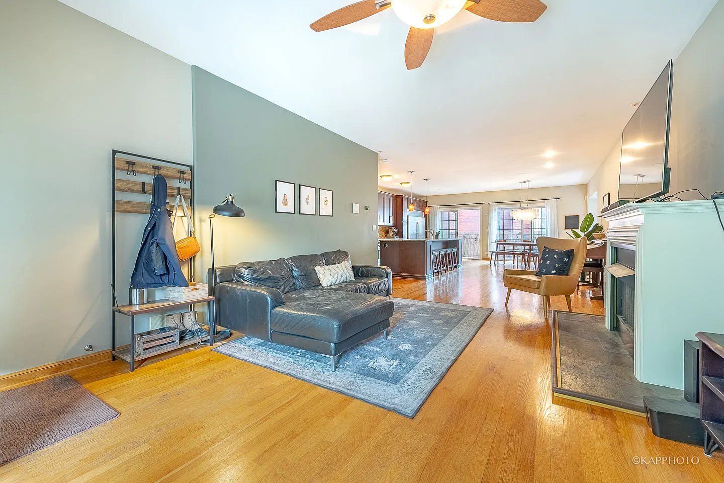 2 bed, 1800 sqft, $4,100 — Photo 3