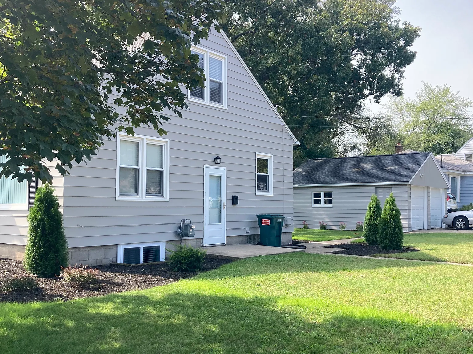 4 bed, 1637 sqft, $2,550 — Photo 2