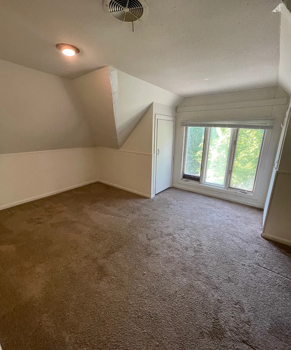 3 bed, $1,200 — Photo 3