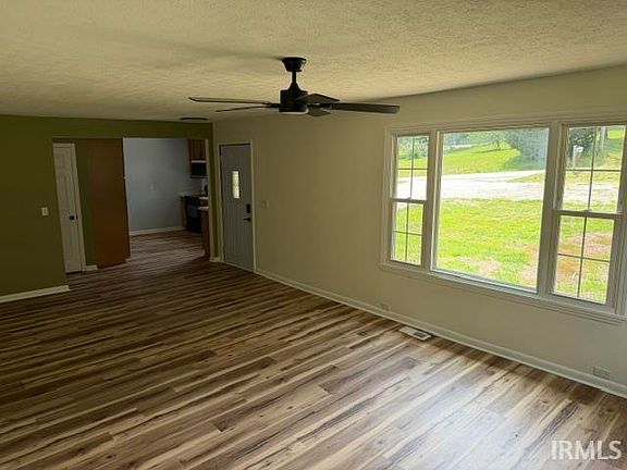 4th image of 1540 NE Main St