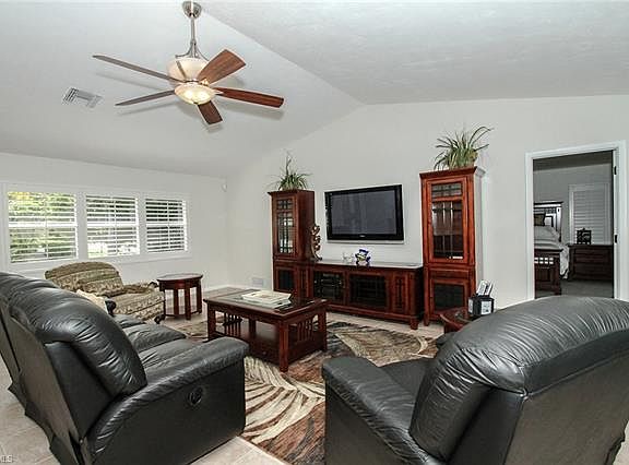 4th image of 1738 Dogwood Dr