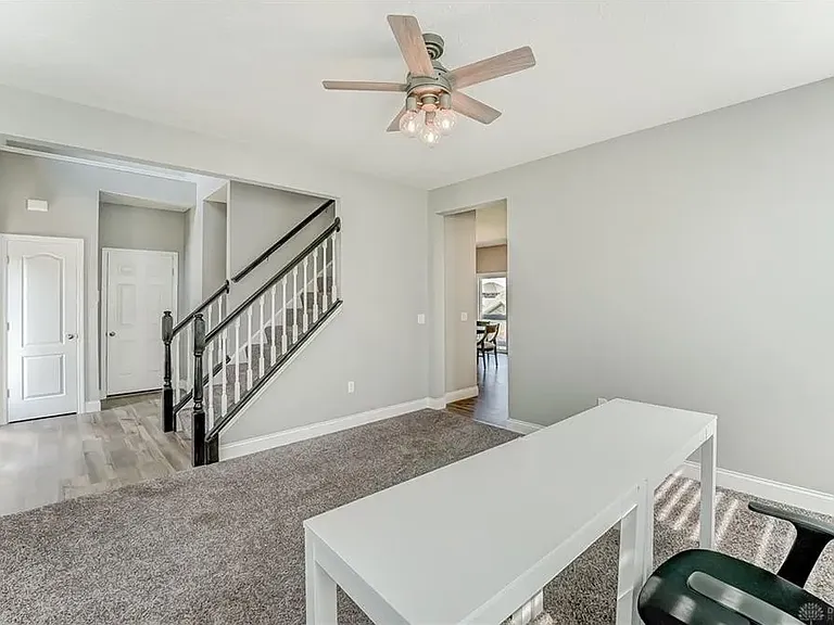 997 McKinney Ln — Photo 8