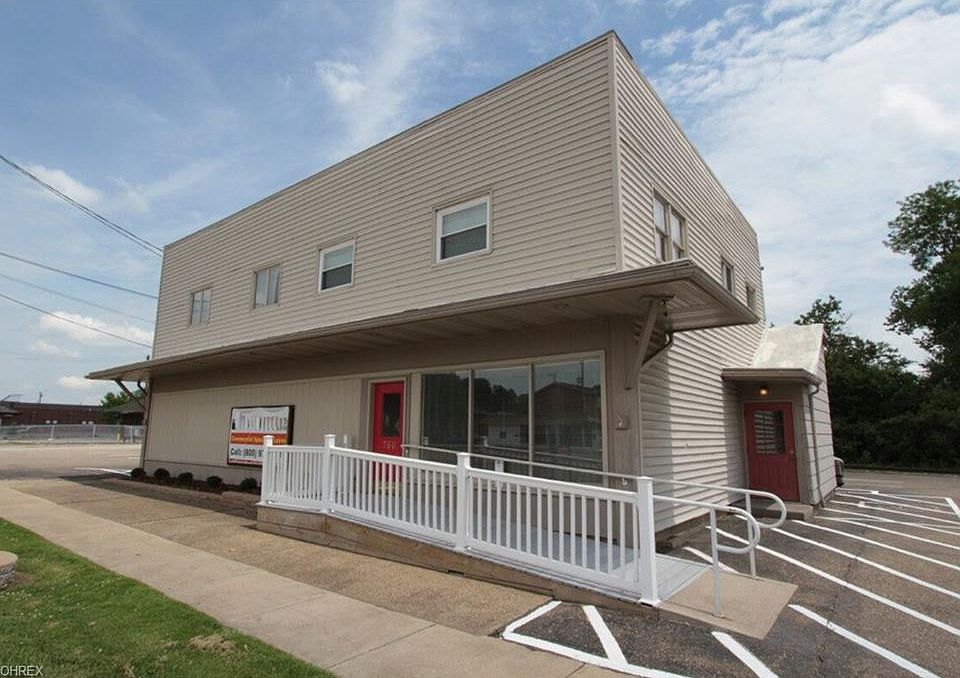 1st image of 760 Linden Ave APT B