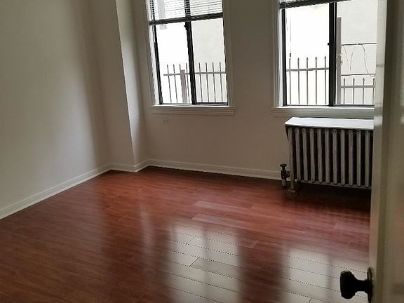 4th image of 801 Gramercy Dr APT 107