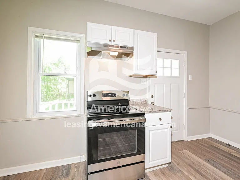 751283_007_kitchen_7.jpg