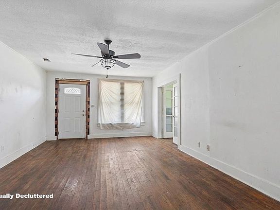 5th image of 518 NE Second St