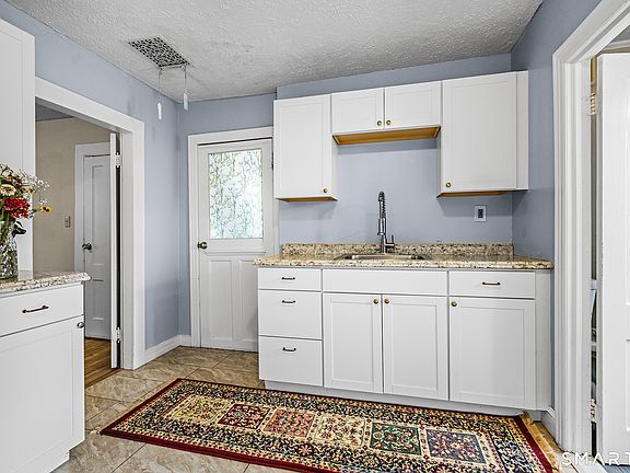 3rd image of 395 Stanley Street