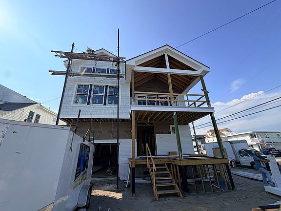 4th image of 226 E 16th Ave