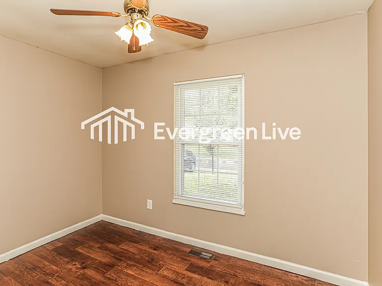 12055 Spalding Dr — Photo 11
