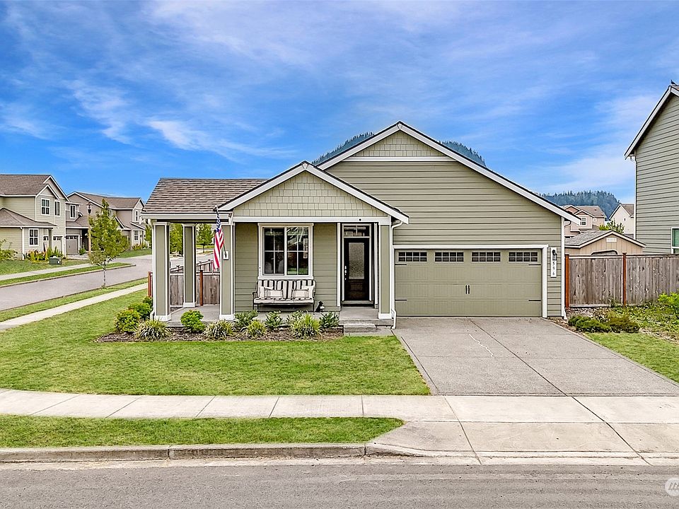 1st image of 596 Petersen Drive E