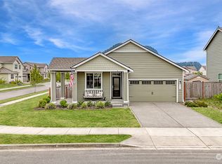 596 Petersen Dr E, Enumclaw, WA 98022