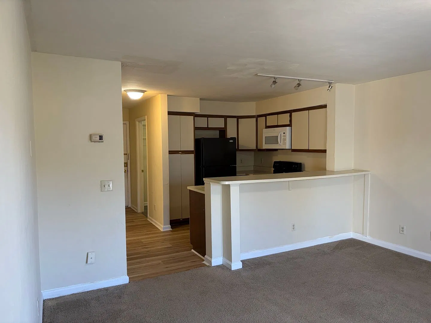 1440 Seneca Dr — Photo 4