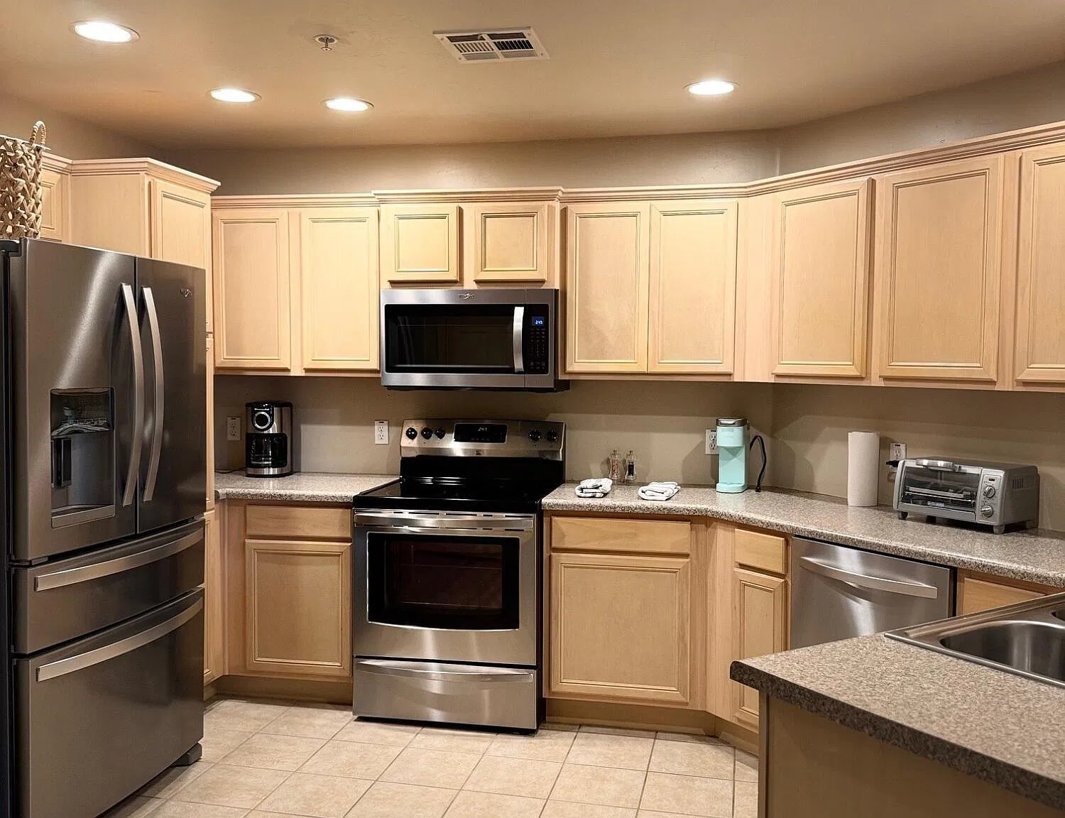 2 bed, 2.0 bath, 1423 sqft, $2,500 — Photo 1