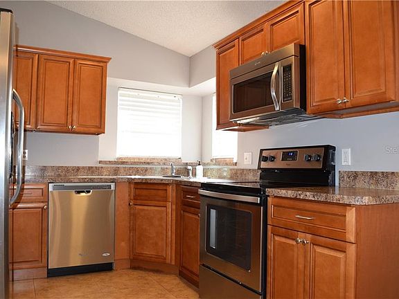 3rd image of 692 Comstock Dr