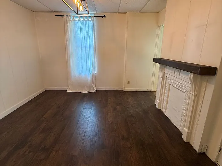 131 W Pike St — Photo 5
