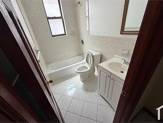 1243 Morrison Ave #1R — Photo 6