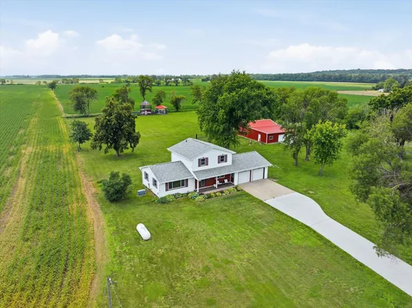 16689 Applewood Rd, Council Bluffs, IA 51503