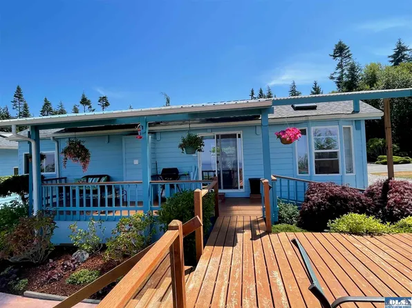 321 E Bluff Dr, Port Angeles, WA 98362