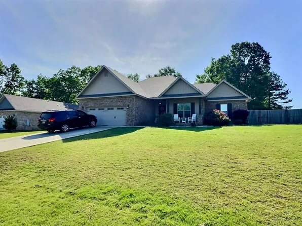 1018 Ridge Point Dr, Deatsville, AL 36022