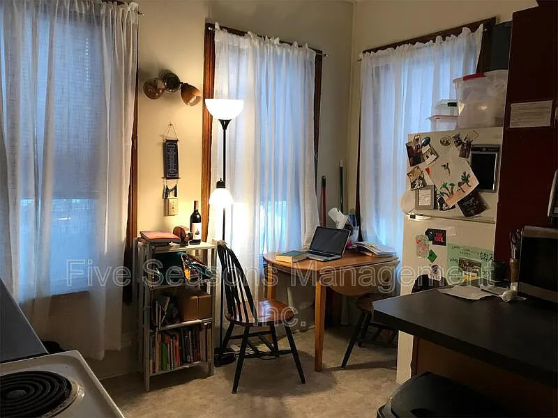 Studio, 1.0 bath, 600 sqft, $1,425 — Photo 3