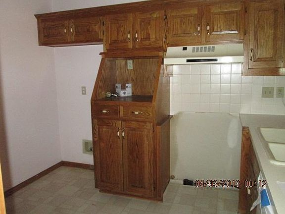 3rd image of 2911 Cedar Crest Dr APT B