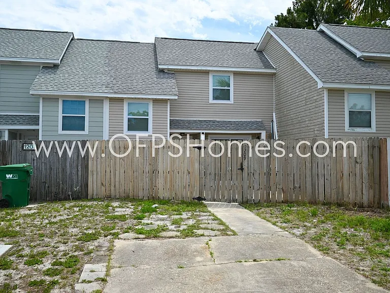 1209 Quail Lake Blvd — Photo 2