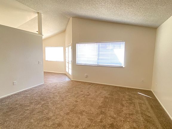 3rd image of 15427 Theresa Ave
