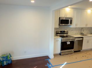 129 Cochran Pl #1, Valley Stream, NY 11581