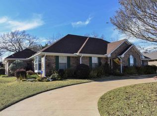 3700 Lakeshore Dr, Paris, TX 75462