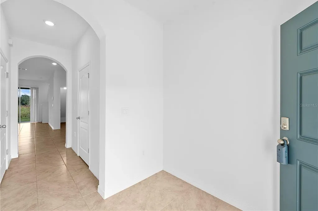 3 bed, 2.5 bath, 1613 sqft, $1,750 — Photo 3