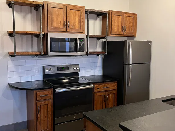 210 N Walnut St, Grand Island, NE