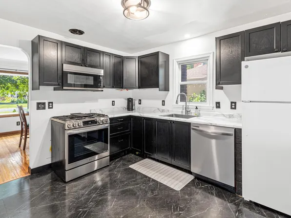 5670 Main St W, Maple Plain, MN 55359