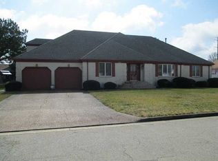 2432 Featherbed Dr, Chesapeake, VA 23325