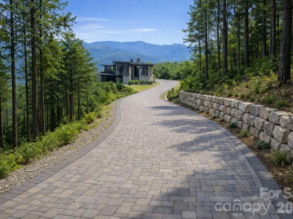 506 Southcliff Pkwy, Fairview, NC 28730