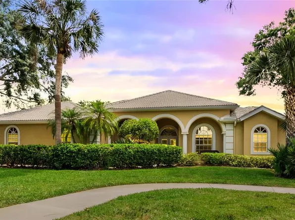 8142 Shadow Pine Way, Sarasota, FL 34238