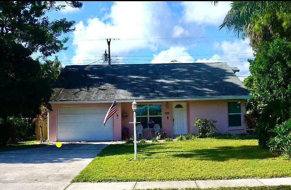 1st image of 840 SE Krueger Parkway