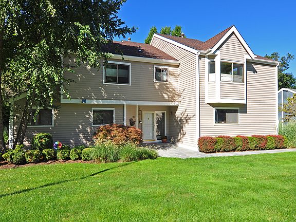 2nd image of 155 Fieldpoint Dr