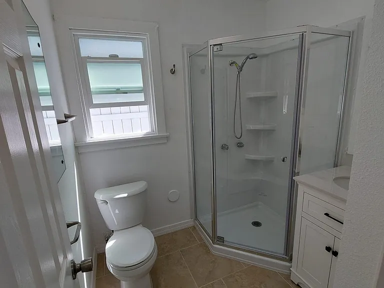 1826 Mentone Blvd #2 — Photo 7