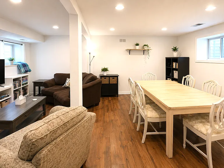3740 N Janssen Ave #CH — Photo 6