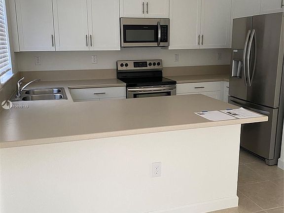 4th image of 20684 NE 7th Ct #0