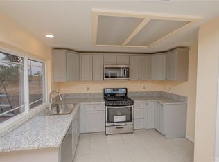 11431 Chimayo Rd, Apple Valley, CA 92308