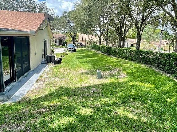 5th image of 4393 Acacia Circle