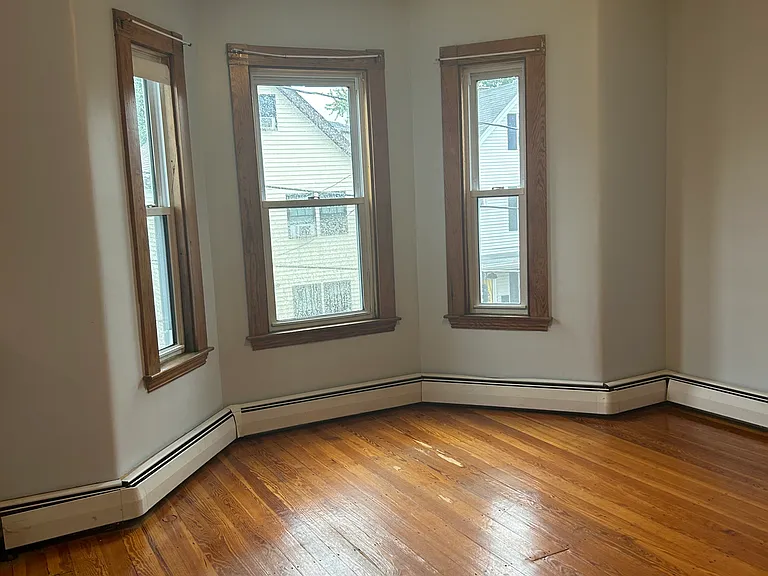 5 Hammond St — Photo 7