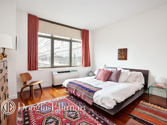 5th image of 1 Morton Sq Unit 11D-E