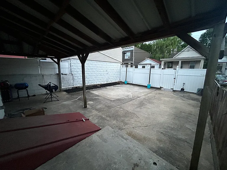 2031 Greenup St #2 — Photo 18