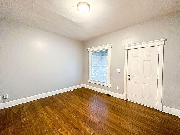 4th image of 273-275 N Parkview Ave #4180360A4
