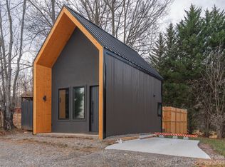 197 Cedar Hill Rd, Asheville, NC 28806