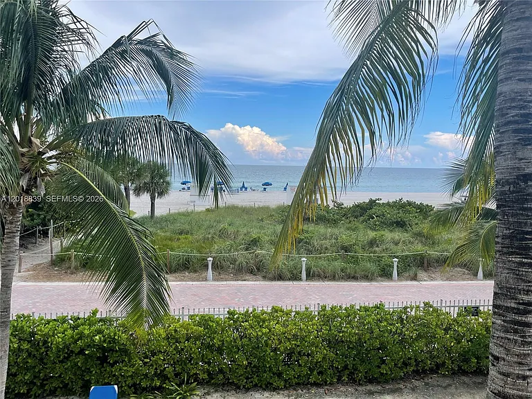 6039 Collins Ave #537 — Photo 8