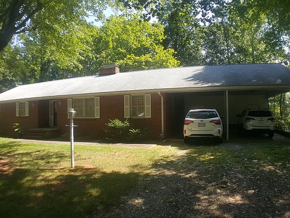 2nd image of 4900 Pinewood Dr