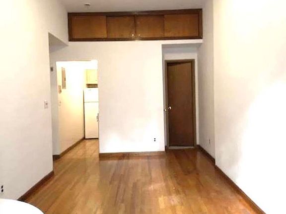 5th image of 102 W 71st St #3F